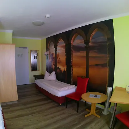 Thannhof 24h Check In Hotel