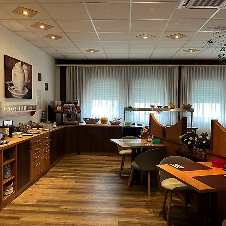 Thannhof 24h Check In Hotel 3*