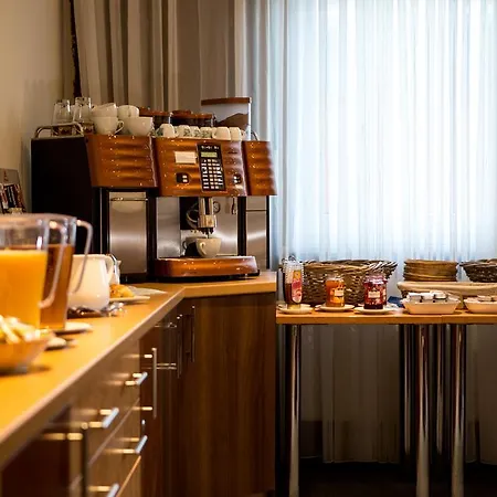 Thannhof 24h Check In Hotel 3*